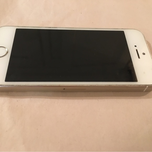 Apple iPhone 5S GOLD 16 GB iOS 12.5.7 UNLOCKED - Picture 5 of 6